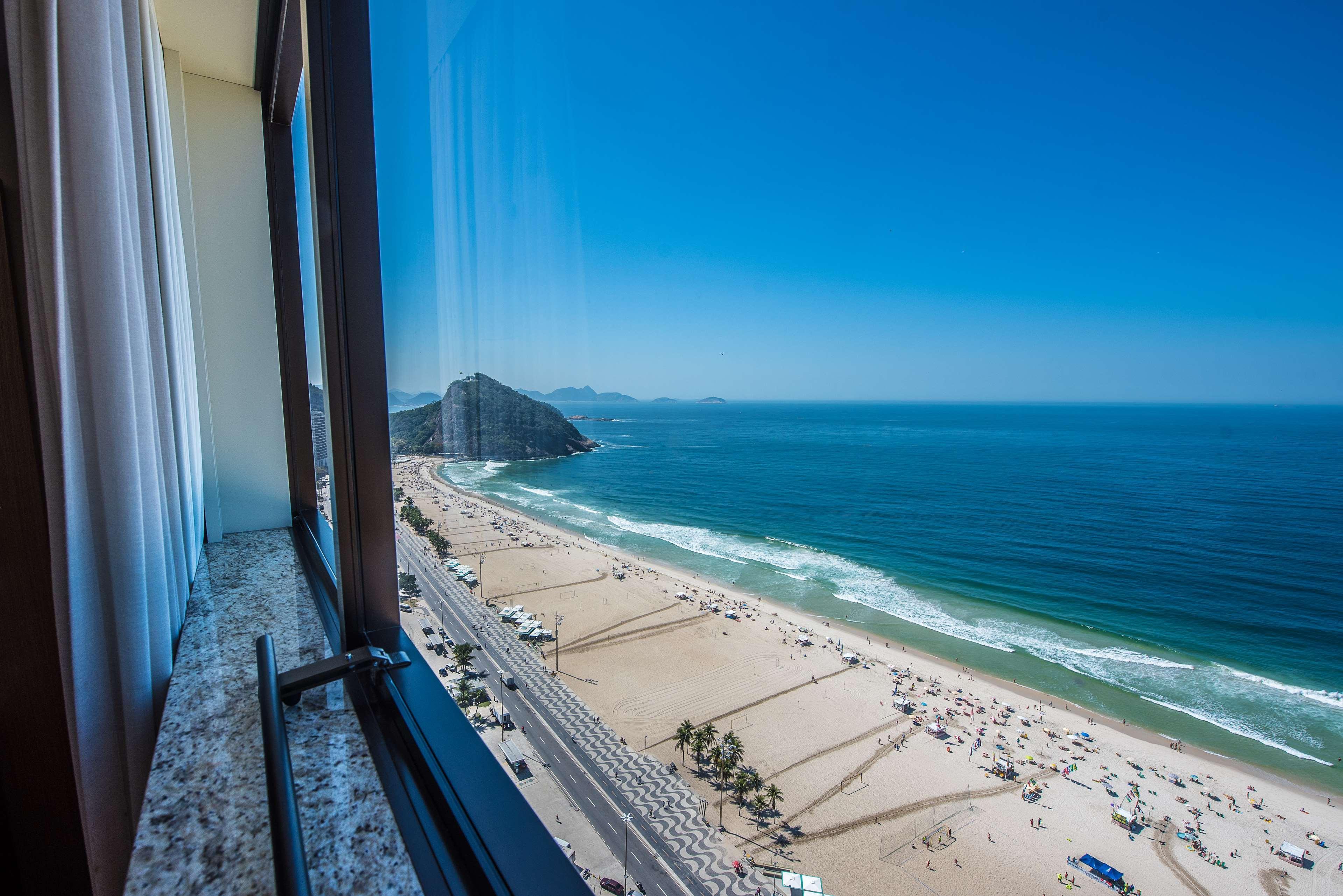 ฮิลตัน ริโอ เด จาเนโร โคปาคาบานา Hotel ริโอเดจาเนโร ภายนอก รูปภาพ View of the beach from the hotel