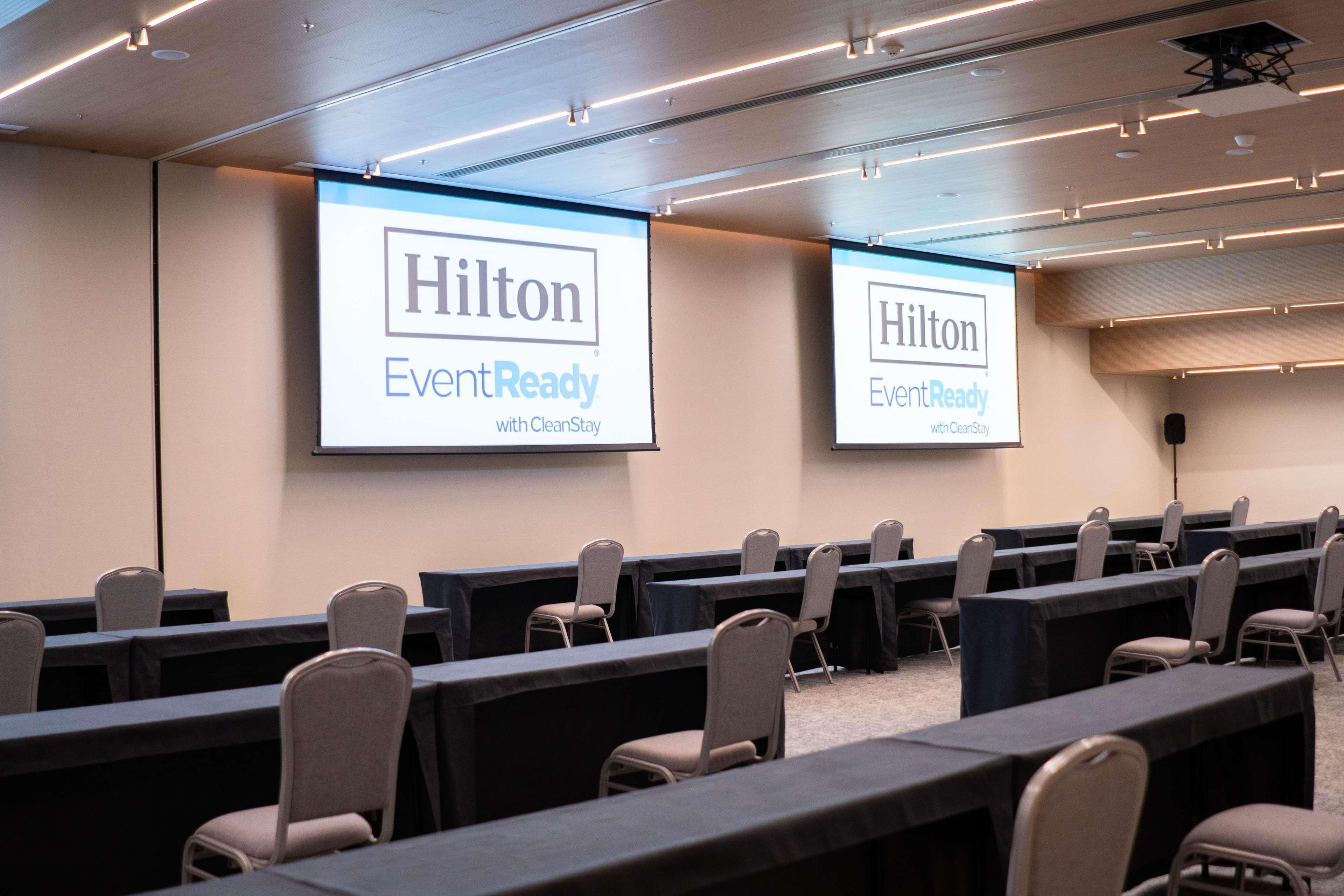 ฮิลตัน ริโอ เด จาเนโร โคปาคาบานา Hotel ริโอเดจาเนโร ภายนอก รูปภาพ A meeting room at a Hilton hotel