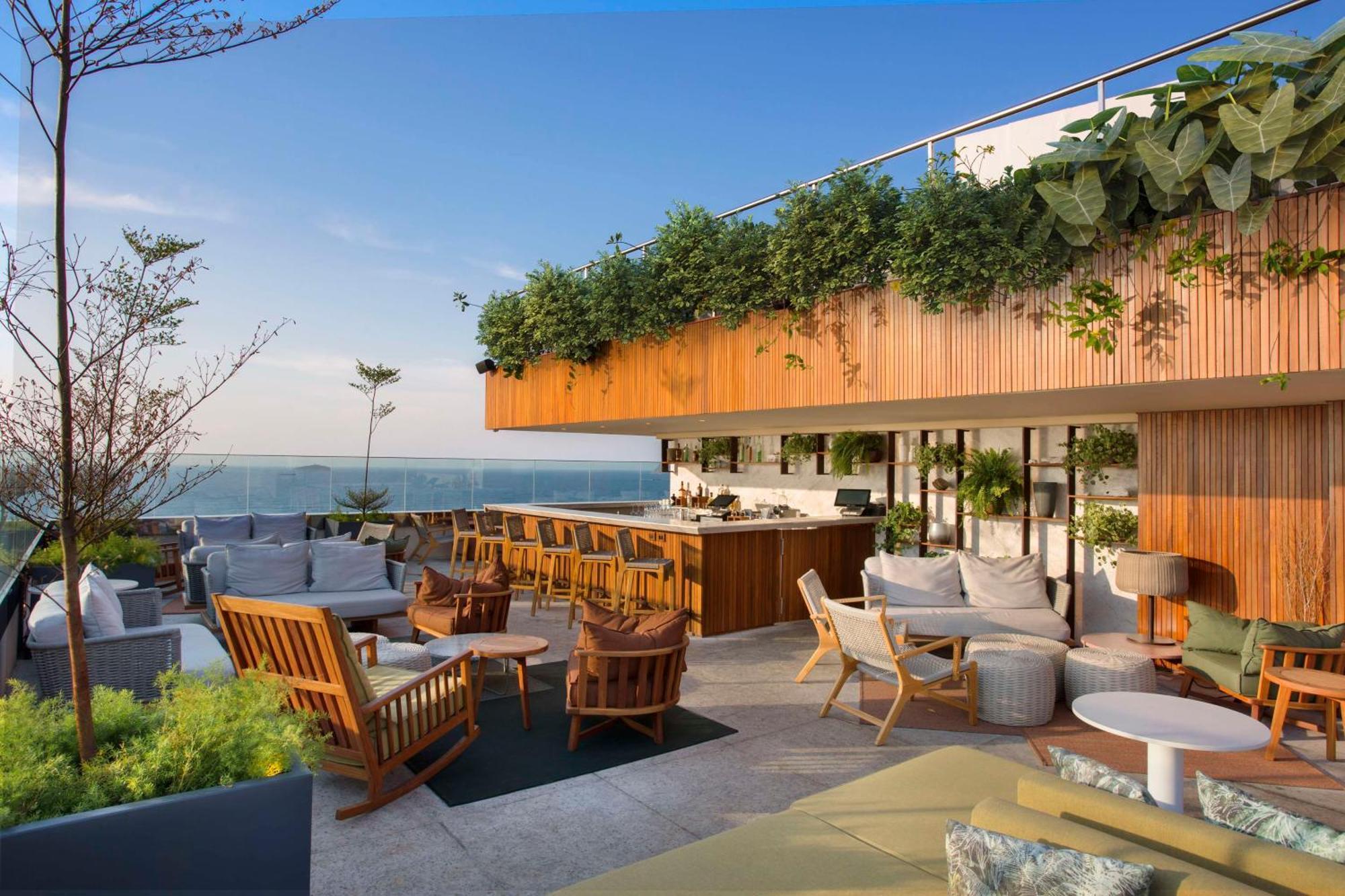 ฮิลตัน ริโอ เด จาเนโร โคปาคาบานา Hotel ริโอเดจาเนโร ภายนอก รูปภาพ The rooftop bar at the hotel