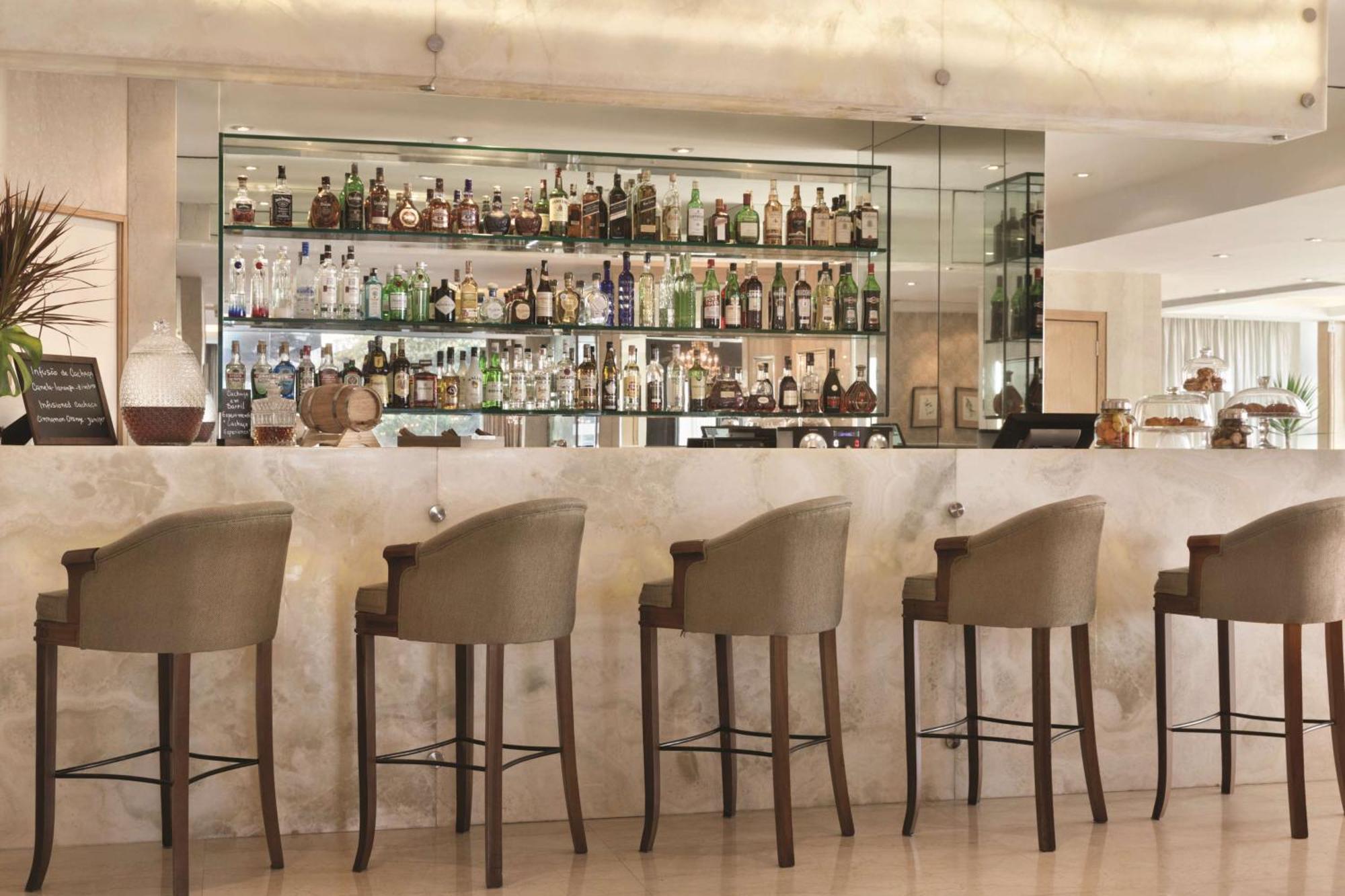 ฮิลตัน ริโอ เด จาเนโร โคปาคาบานา Hotel ริโอเดจาเนโร ภายนอก รูปภาพ The bar at the Concourse
